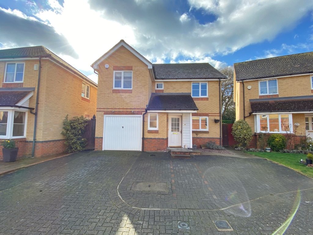 Ellis Close, Hoddesdon Votta